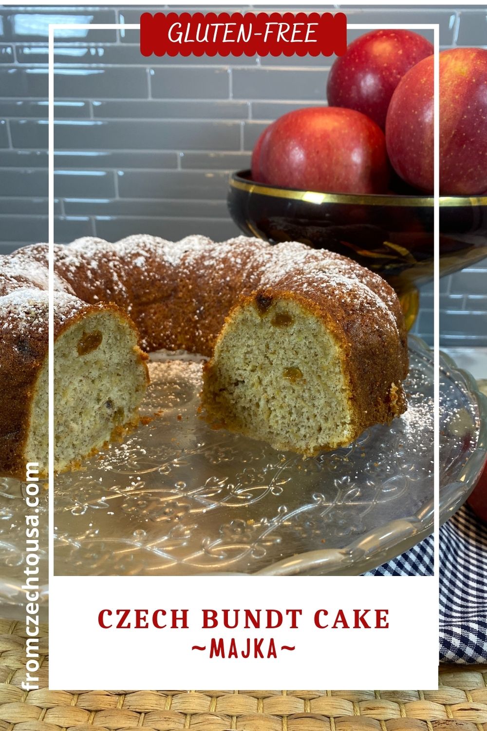 Apple Bundt Cake - \