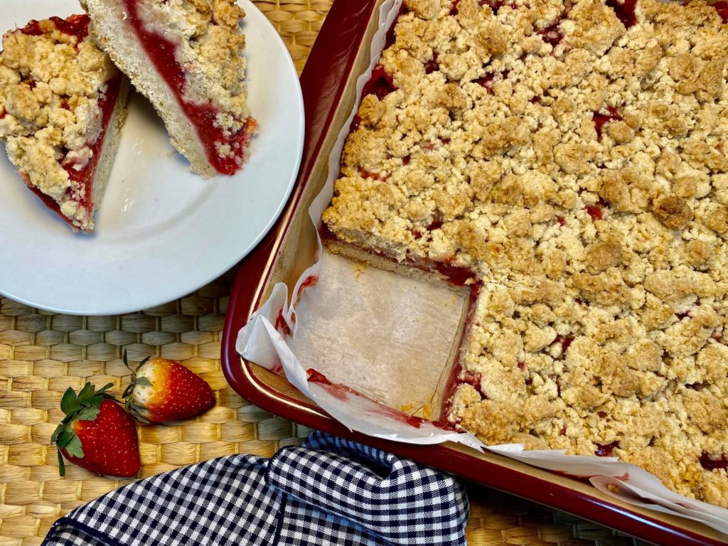 Strawberry crumb bars